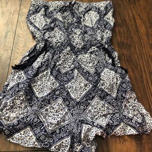 STRAPLESS patterned romper
